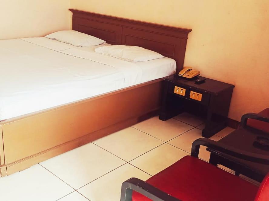 Hotel Wijaya Purwokerto Εξωτερικό φωτογραφία