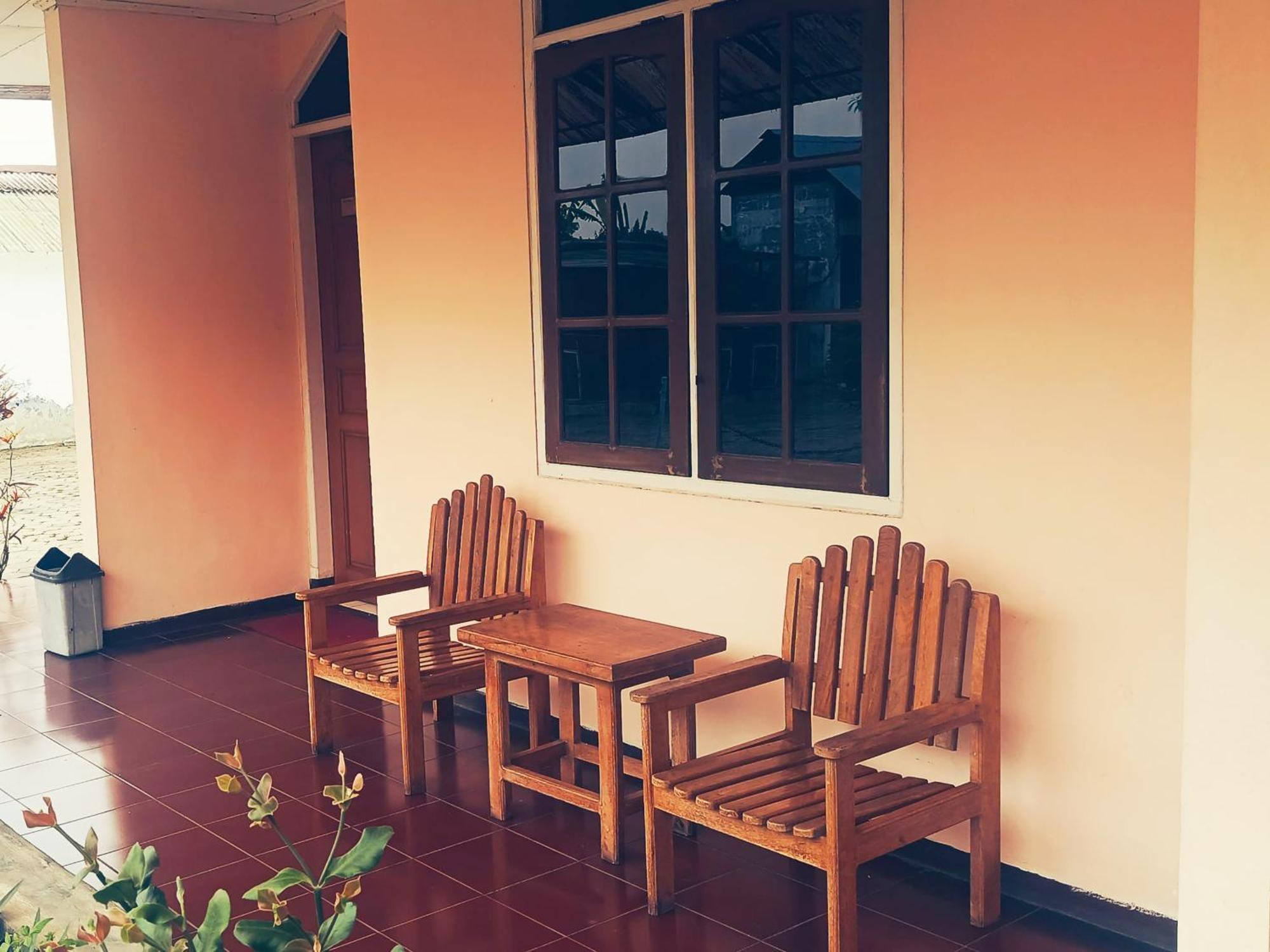 Hotel Wijaya Purwokerto Εξωτερικό φωτογραφία