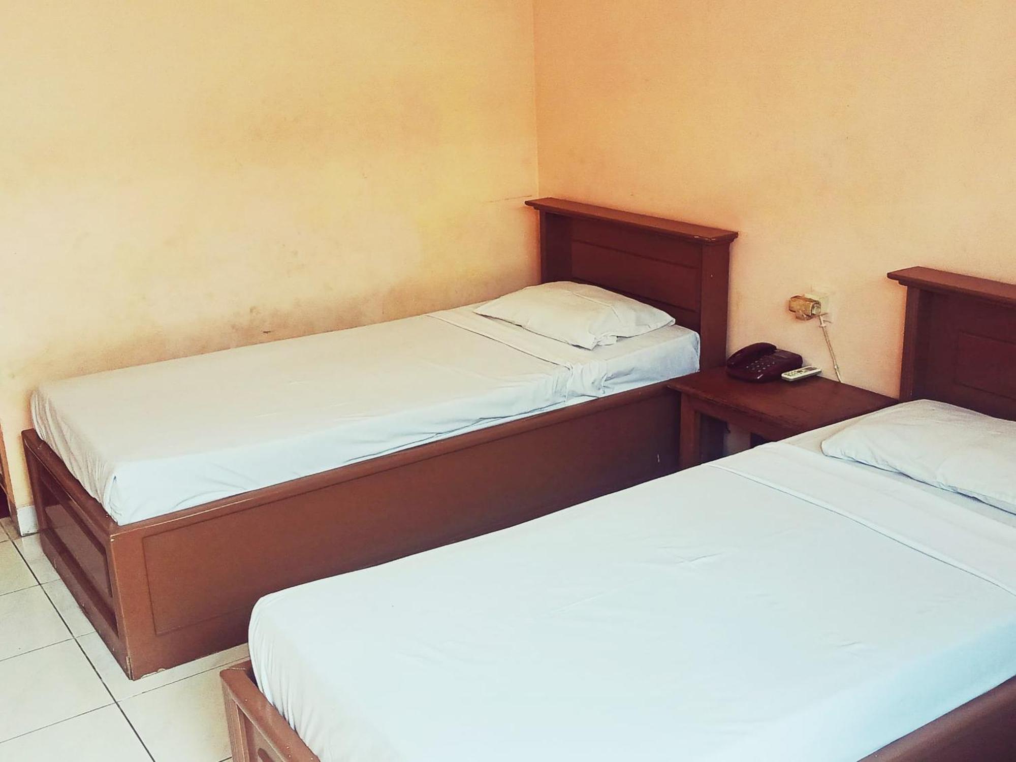 Hotel Wijaya Purwokerto Εξωτερικό φωτογραφία
