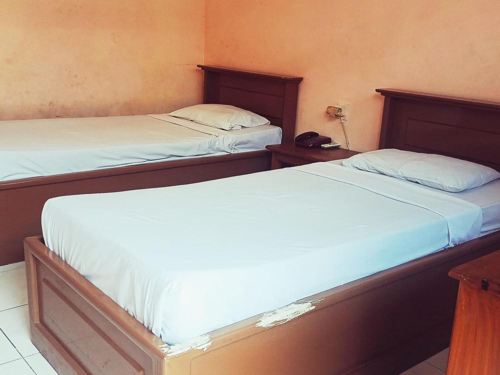 Hotel Wijaya Purwokerto Εξωτερικό φωτογραφία