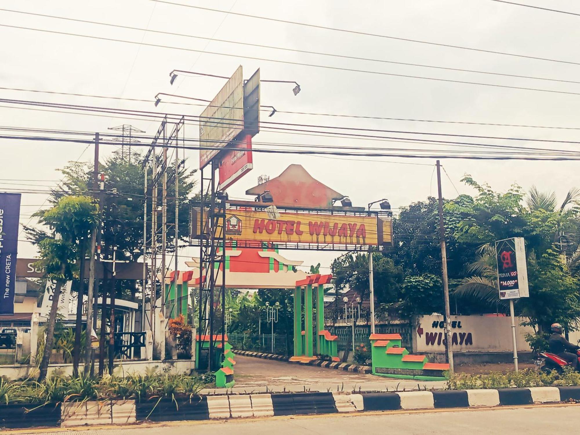Hotel Wijaya Purwokerto Εξωτερικό φωτογραφία