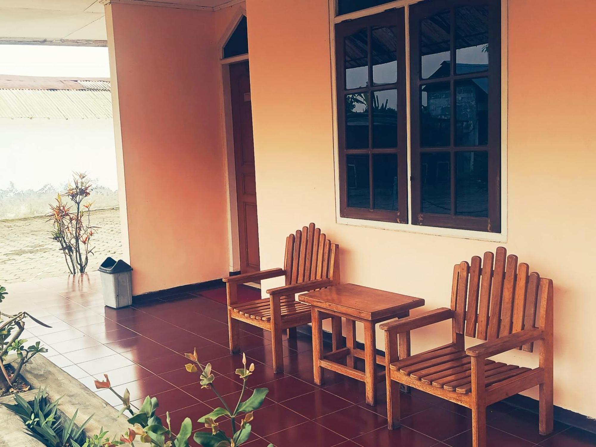 Hotel Wijaya Purwokerto Εξωτερικό φωτογραφία